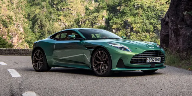 Aston Martin DB12
